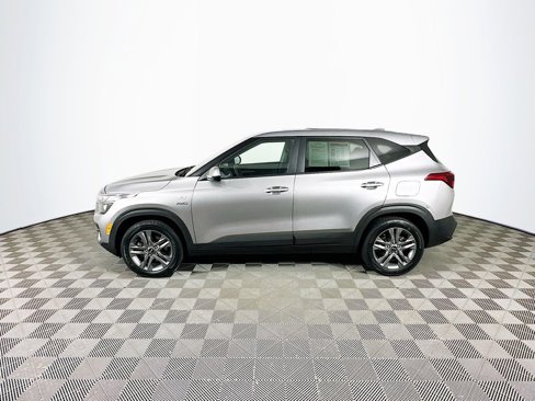Used 2021 Kia Seltos LX image 6