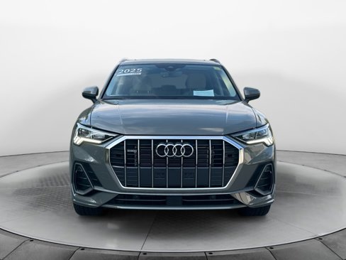 Certified 2025 Audi Q3 2.0T Premium Plus image 2