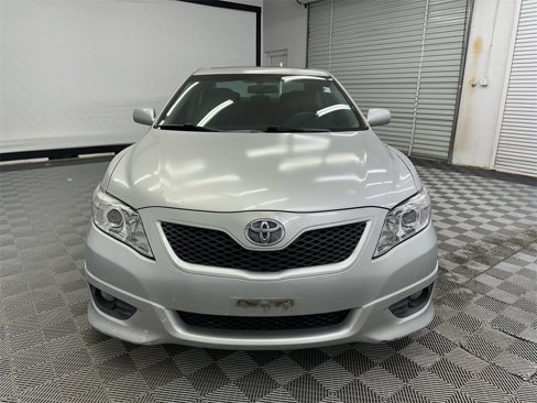 Used 2010 Toyota Camry image 8