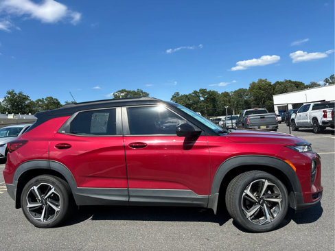 Used 2021 Chevrolet TrailBlazer RS w/ Sun and Liftgate Package image 3