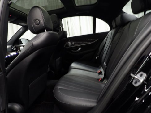 Used 2019 Mercedes-Benz E 300 4MATIC image 10