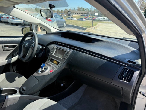 Used 2014 Toyota Prius Five image 14