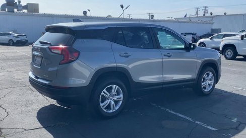 Used 2024 GMC Terrain SLE image 9
