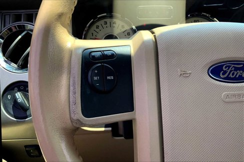Used 2014 Ford Expedition XLT image 19