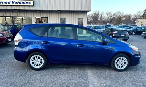 Used 2012 Toyota Prius V Two image 11