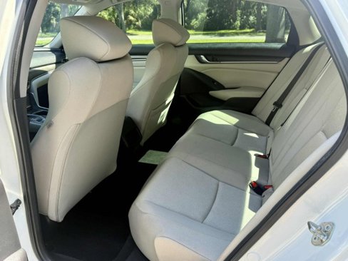 Used 2018 Honda Accord Hybrid image 6