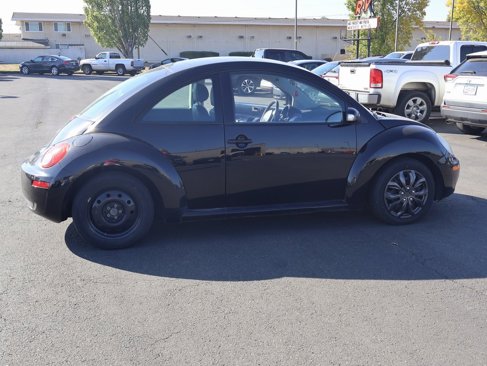 Used 2010 Volkswagen Beetle Red Rock image 7