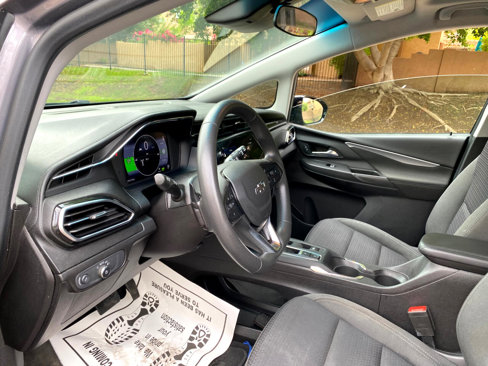 Used 2023 Chevrolet Bolt LT image 32