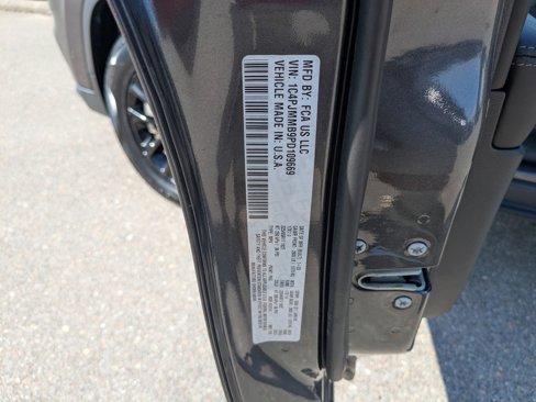 Certified 2023 Jeep Cherokee Altitude Lux image 39