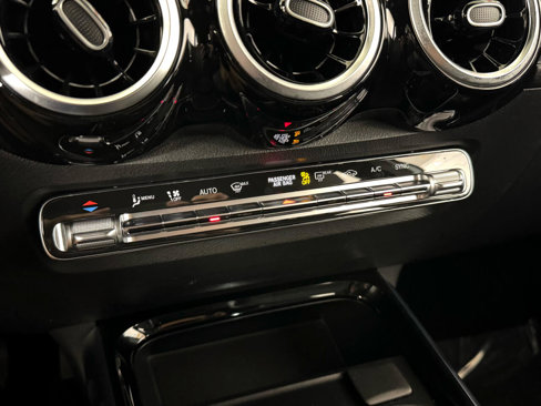 Used 2022 Mercedes-Benz GLB 250 4MATIC image 23