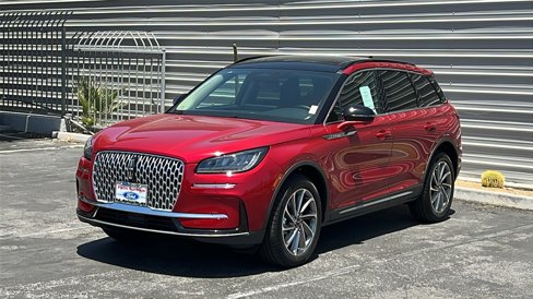 New 2025 Lincoln Corsair AWD w/ Equipment Group 101A image 3