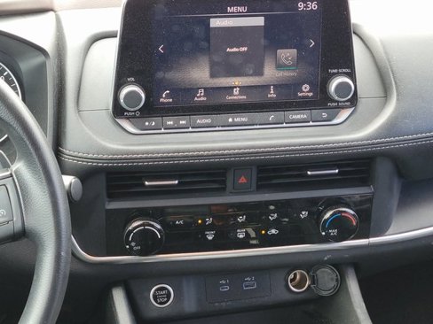 Used 2023 Nissan Rogue S image 14