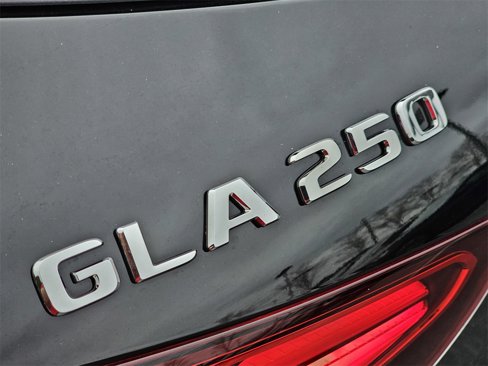 New 2025 Mercedes-Benz GLA 250 image 12