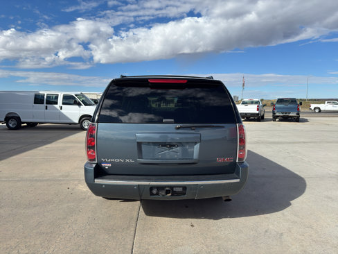 Used 2007 GMC Yukon XL Denali image 4