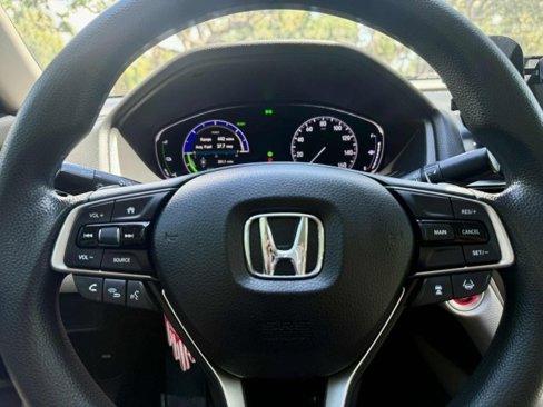 Used 2018 Honda Accord Hybrid image 7