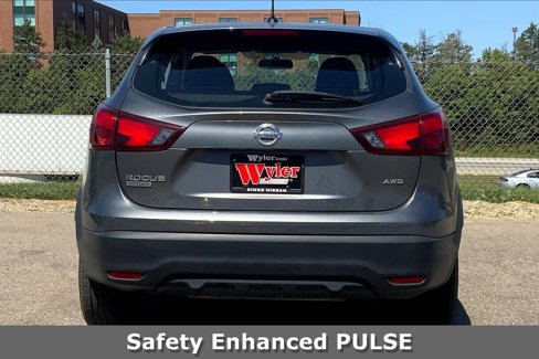 Used 2018 Nissan Rogue Sport S w/ S Appearance Package image 3