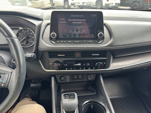 Used 2024 Nissan Rogue SV w/ SV Premium Package image 12