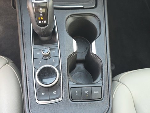 Used 2019 Cadillac XT4 Luxury w/ Cold Weather Package image 25