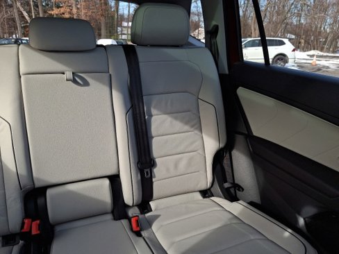 Used 2019 Volkswagen Tiguan SEL Premium image 20