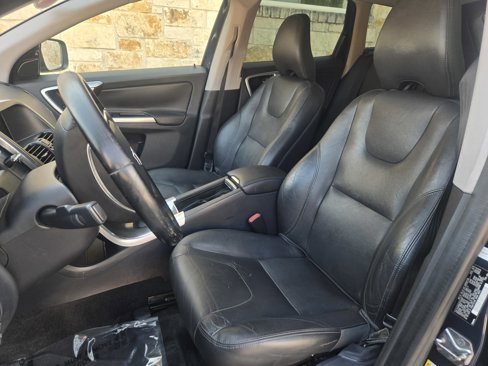 Used 2015 Volvo XC60 T5 Premier w/ Proximity Package image 5