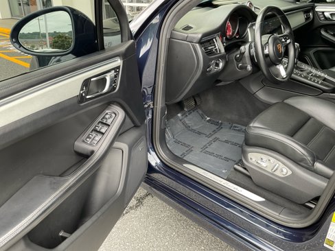 Used 2020 Porsche Macan Turbo image 31