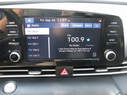 Used 2022 Hyundai Elantra SEL w/ Convenience + Premium Package image 18