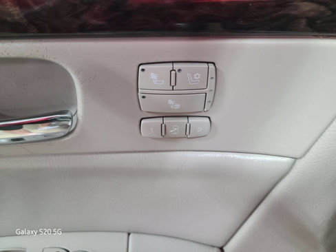 Used 2009 Cadillac DTS w/ Sun And Sound Package image 25