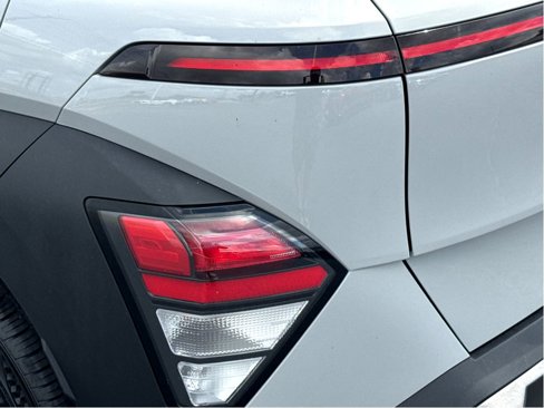 Used 2025 Hyundai Kona SEL image 6