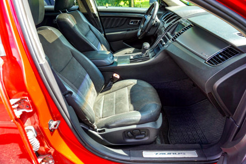 Used 2010 Ford Taurus SHO image 26