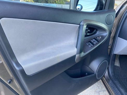 Used 2012 Toyota RAV4 4WD image 8