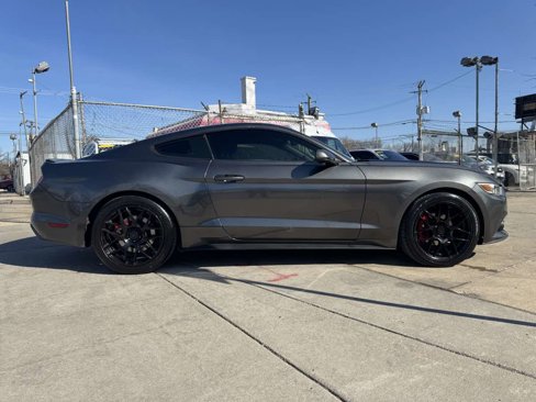 Used 2015 Ford Mustang Coupe image 4