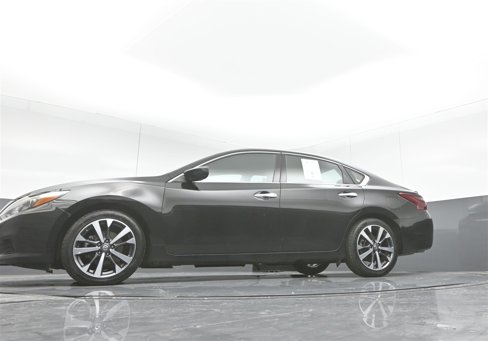 Used 2017 Nissan Altima 2.5 SR image 36