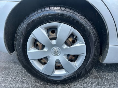 Used 2009 Toyota Camry LE image 29