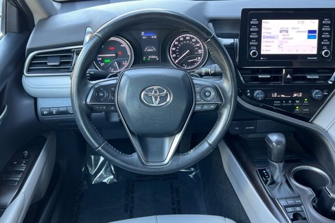 Used 2022 Toyota Camry SE image 17