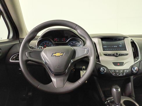 Used 2017 Chevrolet Cruze LS image 17