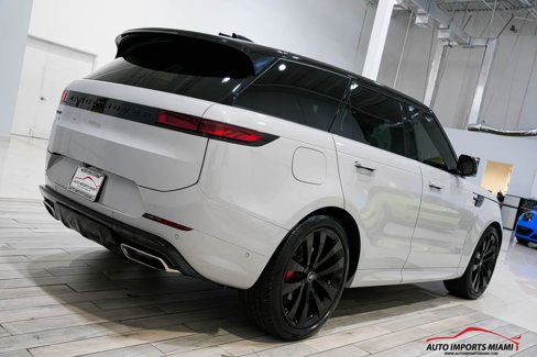 Used 2024 Land Rover Range Rover Sport Dynamic SE image 23