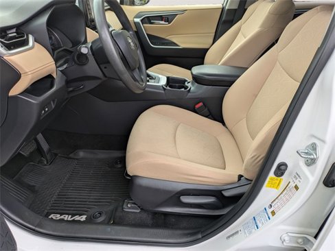 Used 2019 Toyota RAV4 XLE image 12