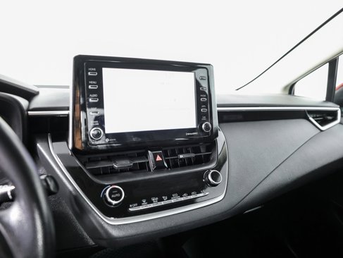 Used 2021 Toyota Corolla LE image 26