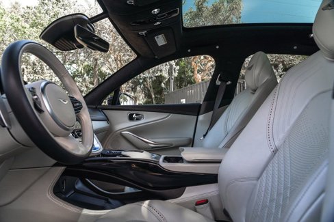 Used 2021 Aston Martin DBX image 14