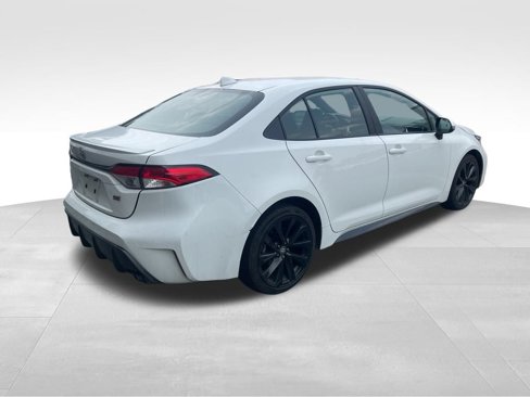 Used 2024 Toyota Corolla SE image 3