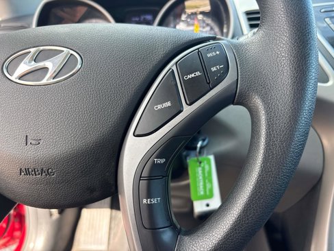Used 2016 Hyundai Elantra SE w/ Option Group 02 image 18