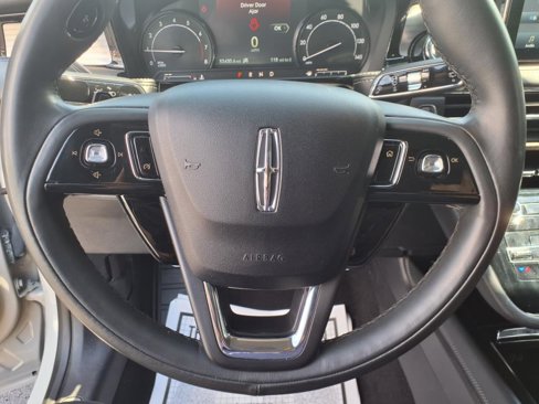 Used 2021 Lincoln Corsair AWD image 13