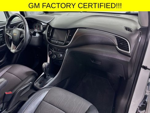 Certified 2022 Chevrolet Trax LT w/ LT Convenience Package image 26