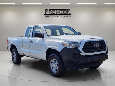 Used 2018 Toyota Tacoma SR image 5