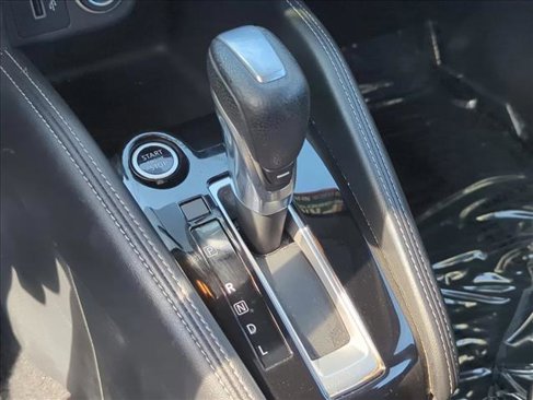 Used 2019 Nissan Kicks SR w/ SR Premium Package image 12