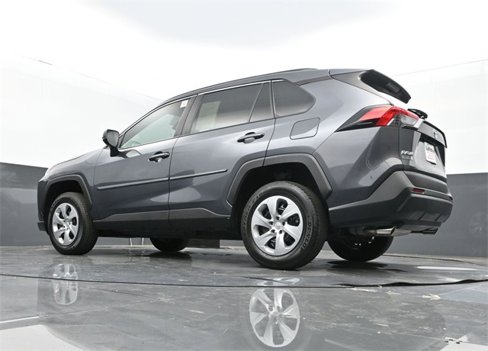 Used 2021 Toyota RAV4 LE image 25