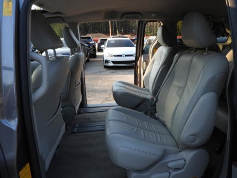 Used 2014 Toyota Sienna XLE image 29