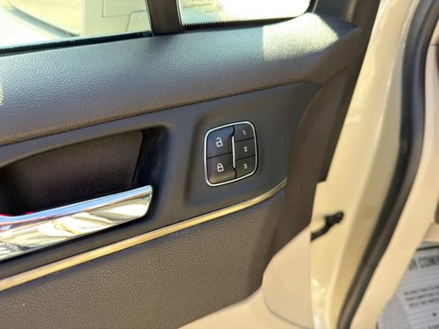 Used 2018 Lincoln MKC Select w/ Select Plus Package image 16