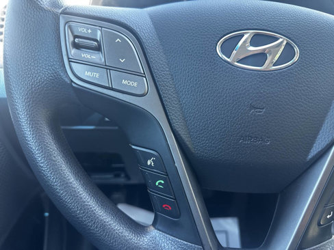Used 2017 Hyundai Santa Fe SE image 28