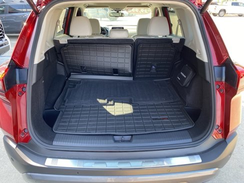 Used 2023 Nissan Rogue SL image 4